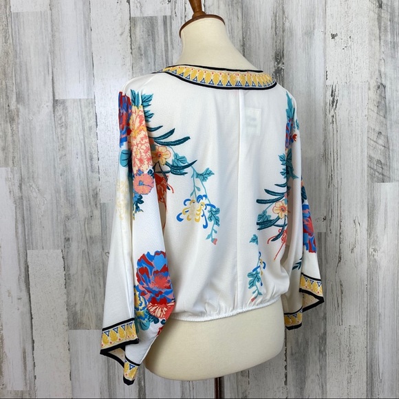 Flying Tomato Surplice Floral Crop Top, L - Picture 6 of 8